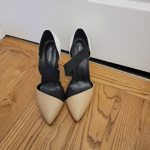 Asymmetrical pumps - Picture 1 of 5